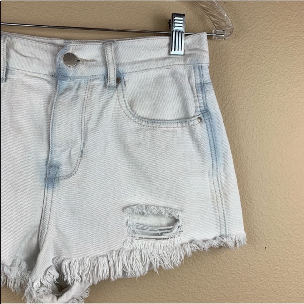 Bullhead Light Wash Distressed Cut Off Shorts
